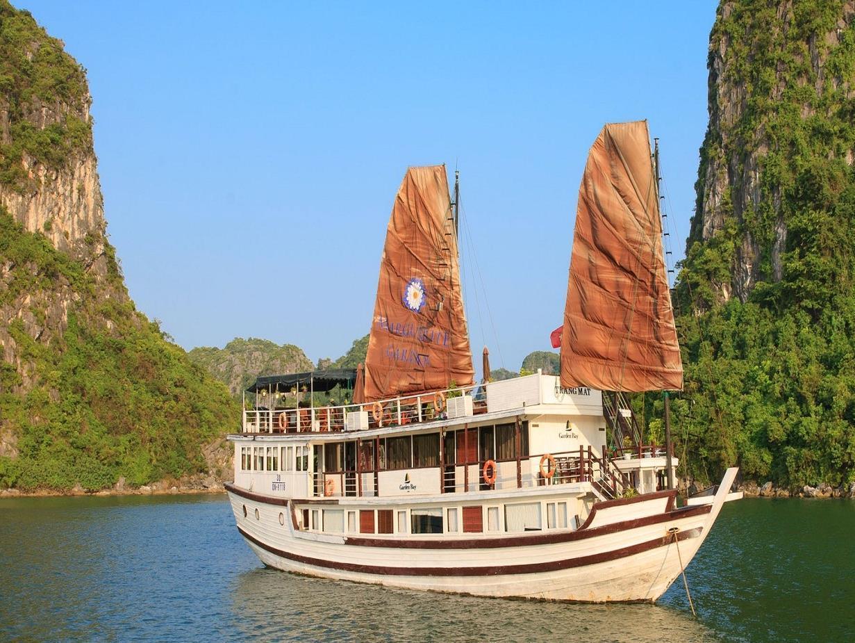 Garden Bay Luxury Cruise Hotel Ha Long Exterior photo