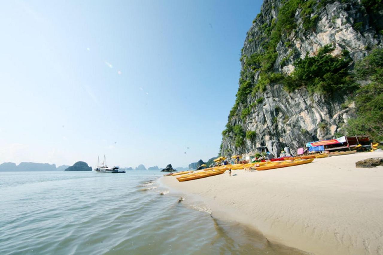 Garden Bay Luxury Cruise Hotel Ha Long Exterior photo